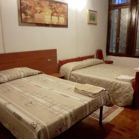 Della Spada 3* Venice